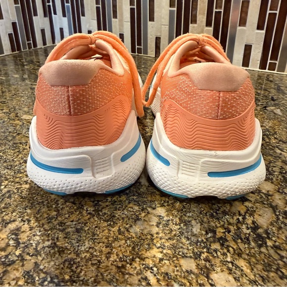 Brooks Ghost Max Shoes Women's 8.5 Coral Running Walking Gym Trainers Sneakers - Picture 3 of 8